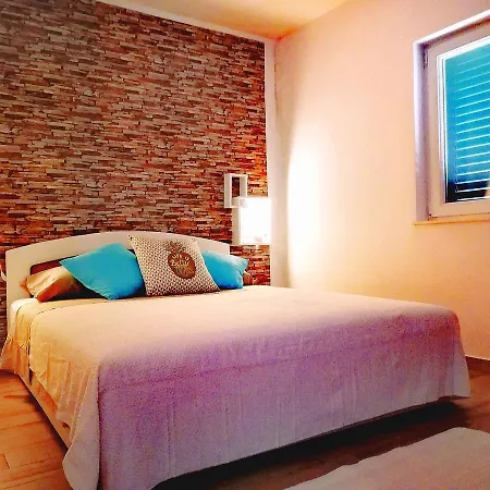 Apartman Tina 트로기르