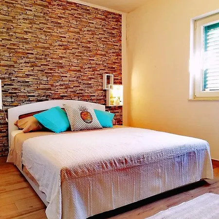 Apartman Tina 트로기르