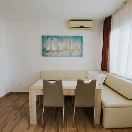 Apartman Tina 트로기르