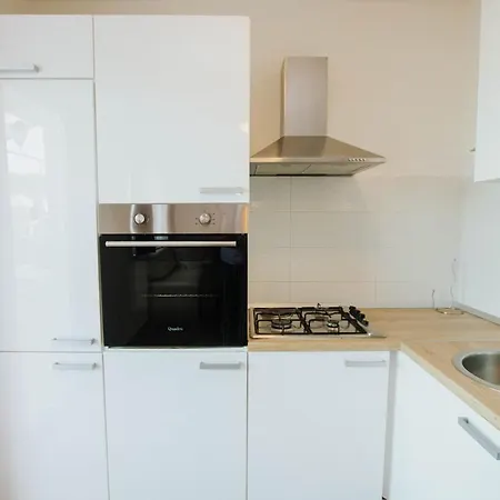 Apartman Tina 아파트 트로기르