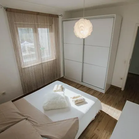 Apartman Tina 아파트 *