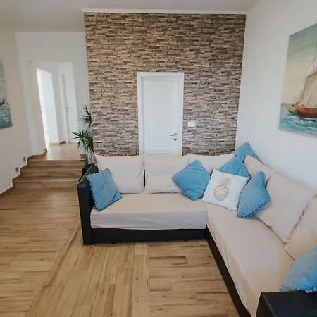 Apartman Tina *