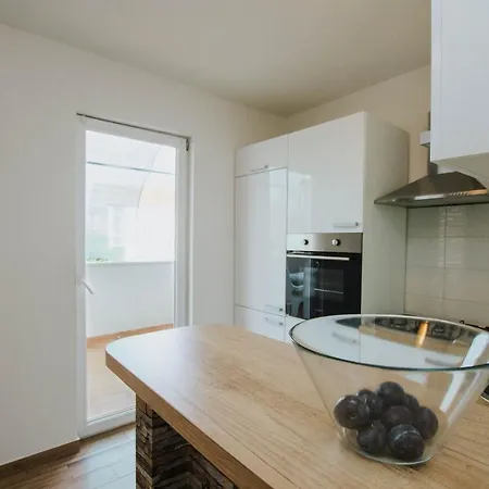 Apartman Tina Apartamento *