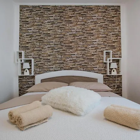 Apartamento Apartman Tina *